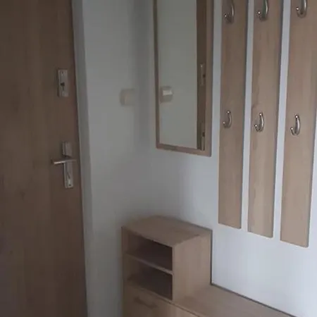 Lula Capsule hotel *